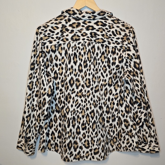 Chico's Women's Animal Print Long Sleeve V-Neck Button Up Top Size Large 16 / 18 - Picture 9 of 13